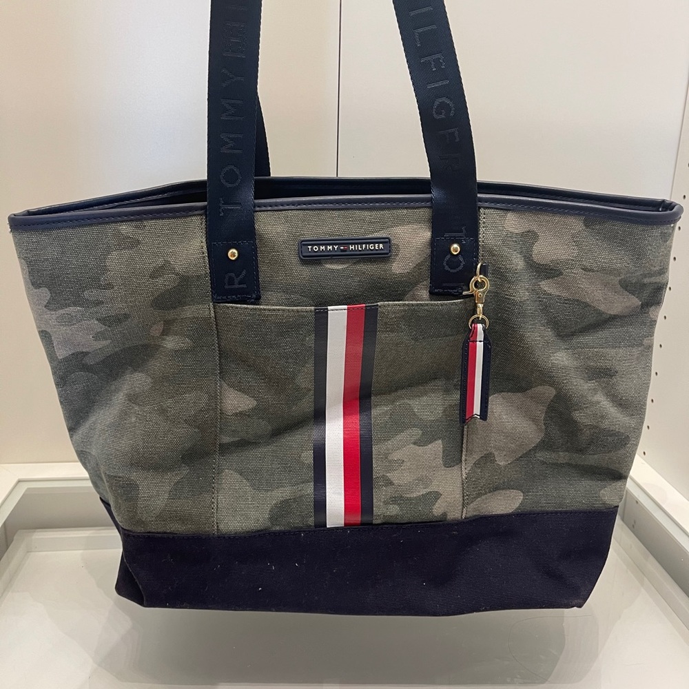 Tommy Hilfiger Tote